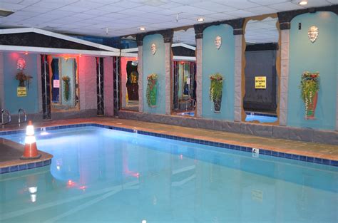 Here you'll find a full gym, sauna, whirlpool, heated pool, sun deck and play areas. . Gay bathhouses in vegas
